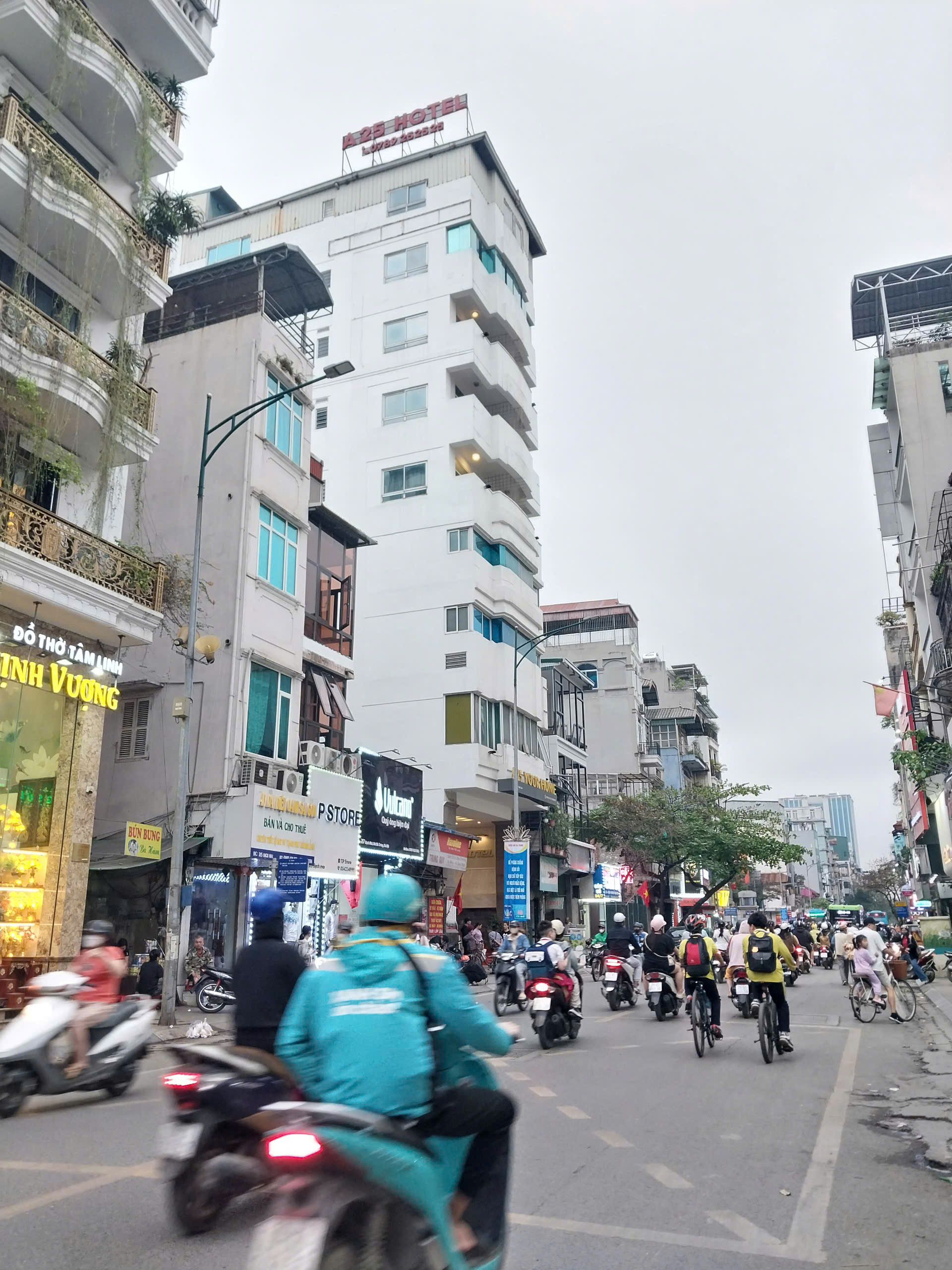 SĐCC BÁN LUÔN nhà phố Bạch Mai 56m 5 Tầng  Trung tâm HBT, Cách phố 20m NGÕ NÔNG - chỉ 9 tỷ 28 - Ảnh chính